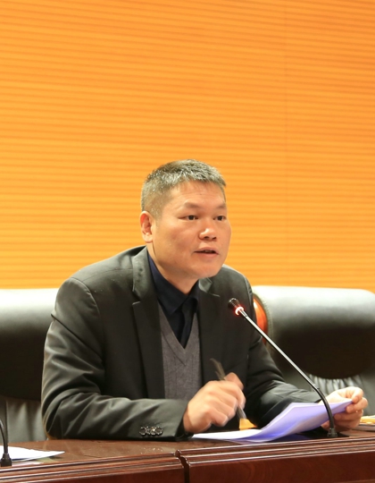 院长杨志刚主持会议（黄?蜕悖?