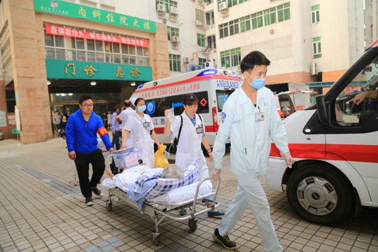 49位病人先后从旧院转出