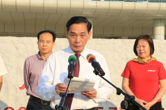 蔡院长饱含深情地讲话（翁冬宁摄）