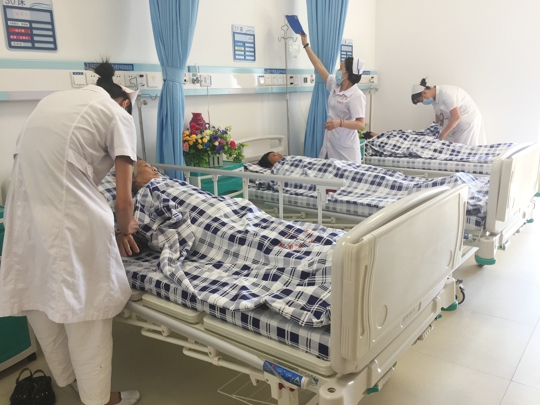 新院病区开始收治住院病人（翁冬宁摄）