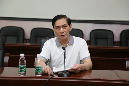 蔡玉桂院长在会上作强调发言（翁冬宁摄）